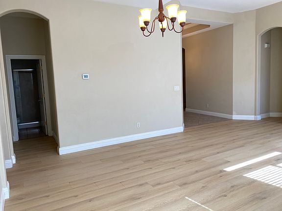 4th image of 9736 Mountain Vista Cir