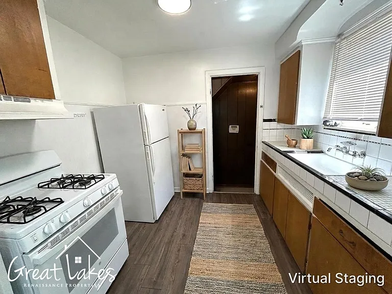 20461 Kingsville St — Photo 3