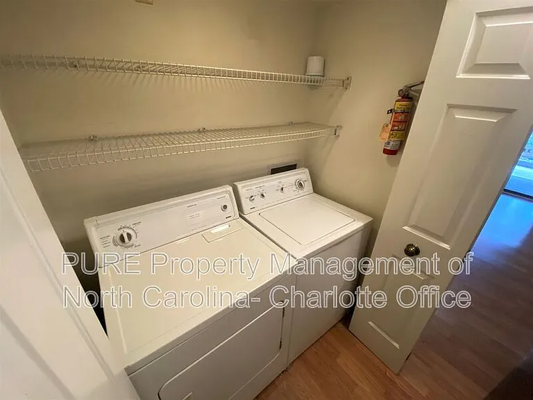 415 W 8th St #E — Photo 14