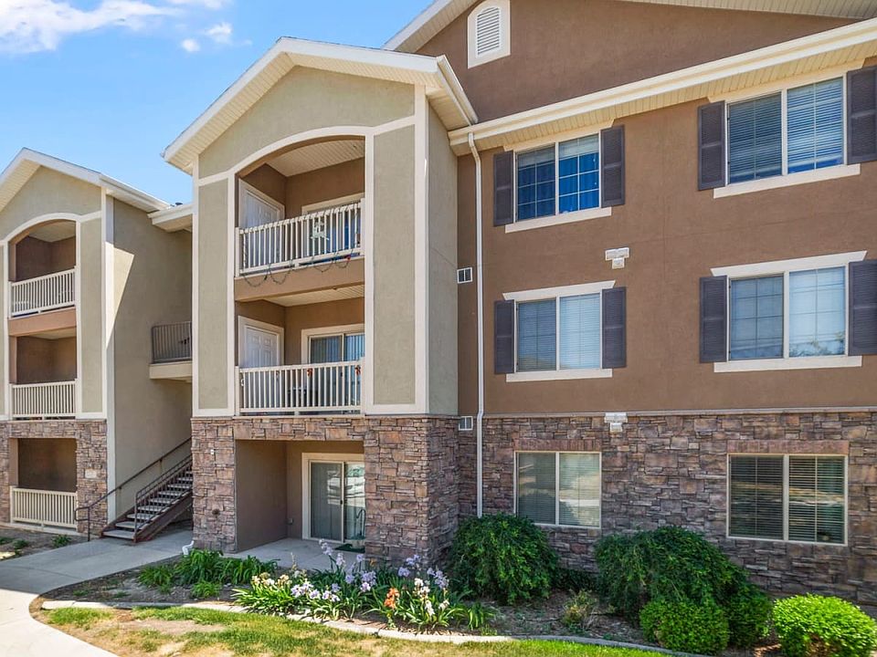1st image of 152 W Springview Dr #502