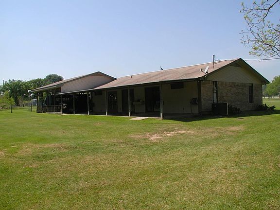 3rd image of 3918 Deerfield Dr