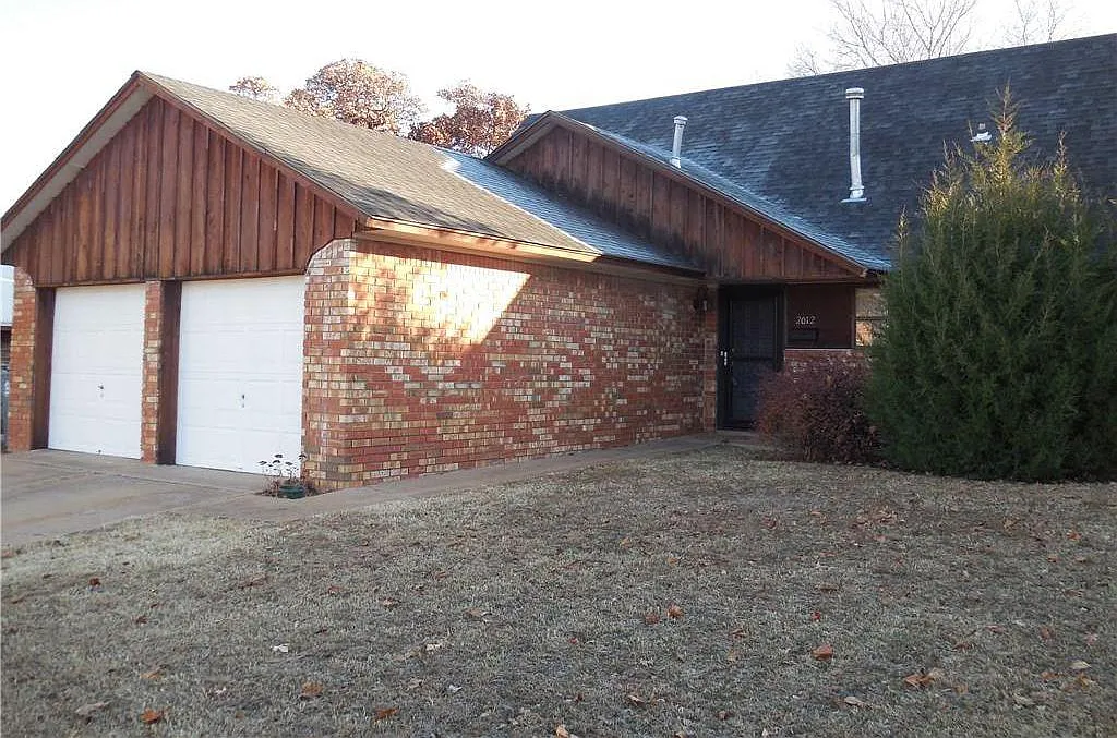 4 bed, 2.5 bath, 1806 sqft, $1,750 — Photo 1