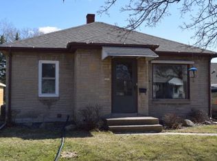 1408 N Owaissa St, Appleton, WI 54911