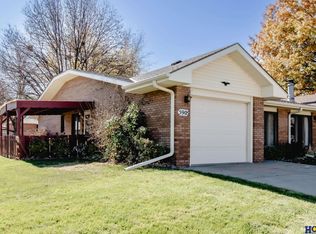 5905 Pine Ridge Rd, Lincoln, NE 68505