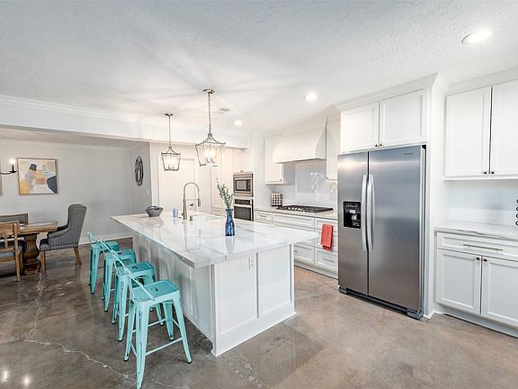 2nd image of 9330 Meadowbriar Ln