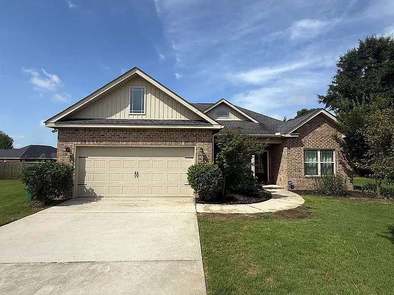 226 Rainsong Trl — Photo 1