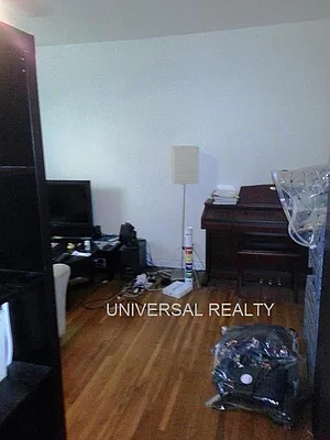 Rented by Universal Realty Group | media 23