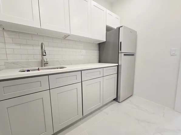 771 4th Avenue image 3 of 5