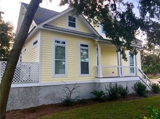 99 Thompson Cv, St Simons Island, GA 31522