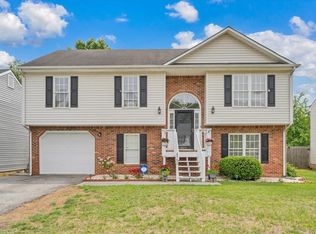 4751 W Vale Rd NE, Roanoke, VA 24019