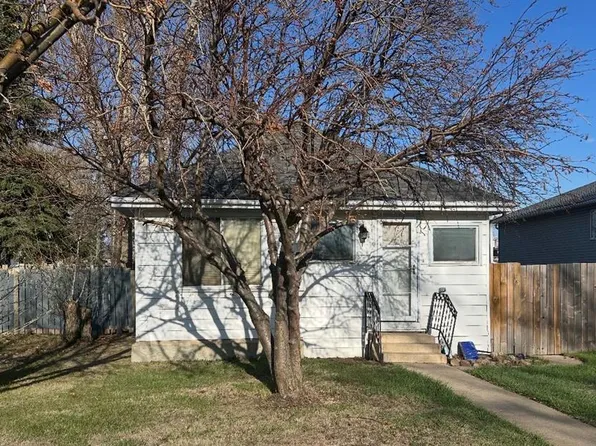 5013 W 53rd St, Killam, AB T0B 2L0