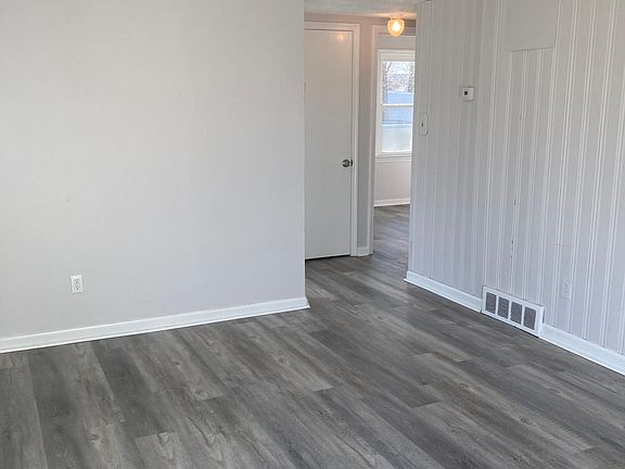 5th image of 13430 Carrington Ave