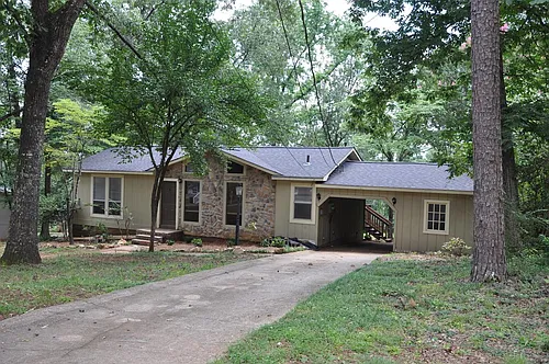 5909 Creekwood Rd Photo 1