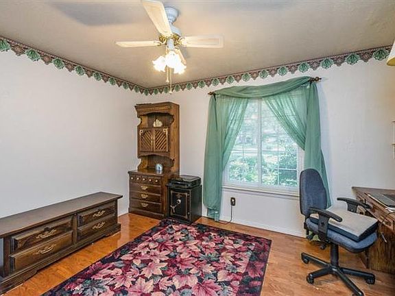 4th image of 2804 Blackwood Dr
