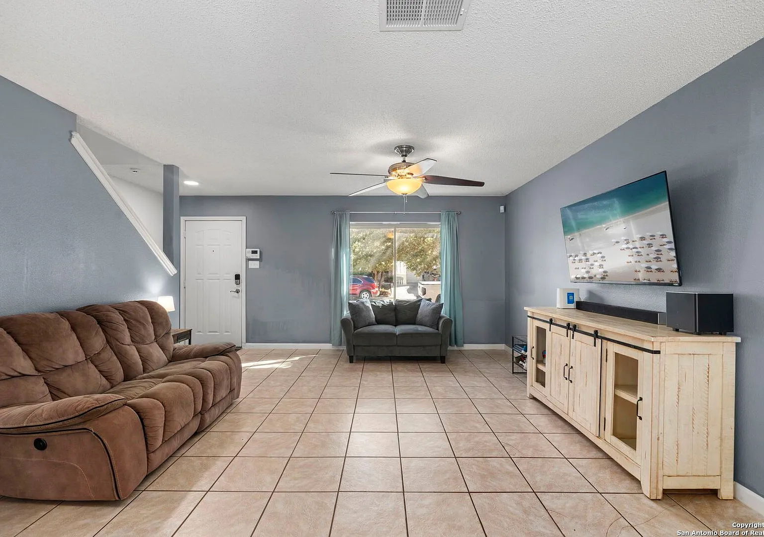 Well-Maintained 3-Bedroom Home Ideal for Students & Professionals! — Photo 3
