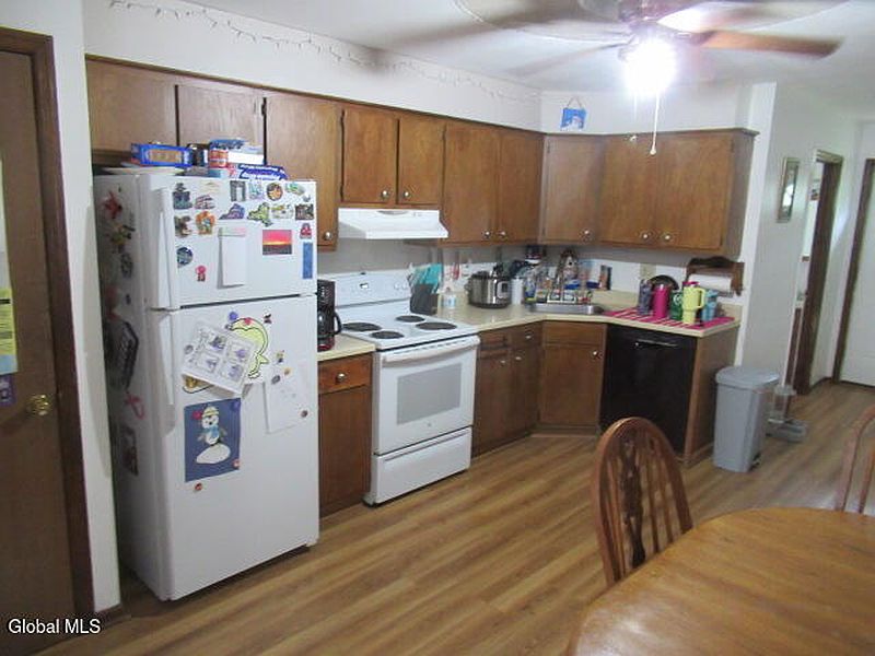 3rd image of 36 Maple Road