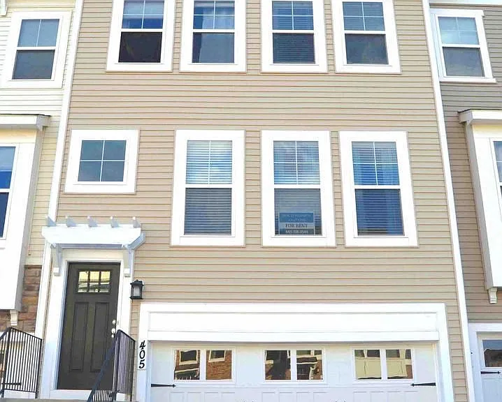 405 Ocracoke Way — Photo 1
