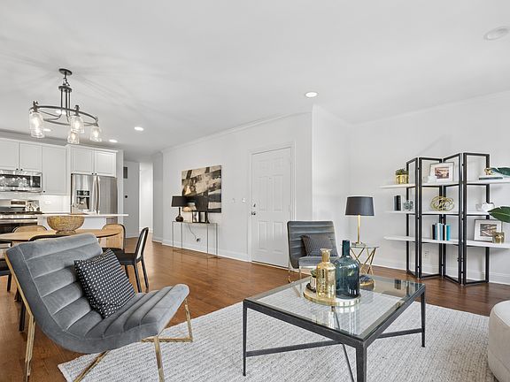 3rd image of 2147 W Rice St APT 2E