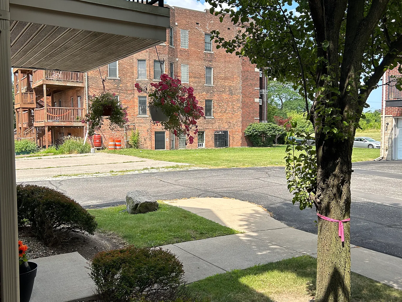 1 bed, 1200 sqft, $1,650 — Photo 3