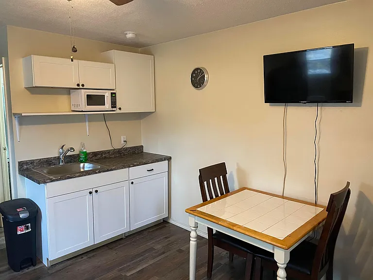 97 E Bridge St #5 — Photo 2