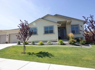 1663 W 52nd Ave, Kennewick, WA