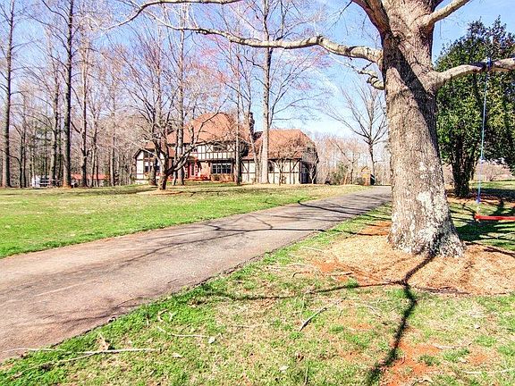 4th image of 1316 Woodbrook Ln