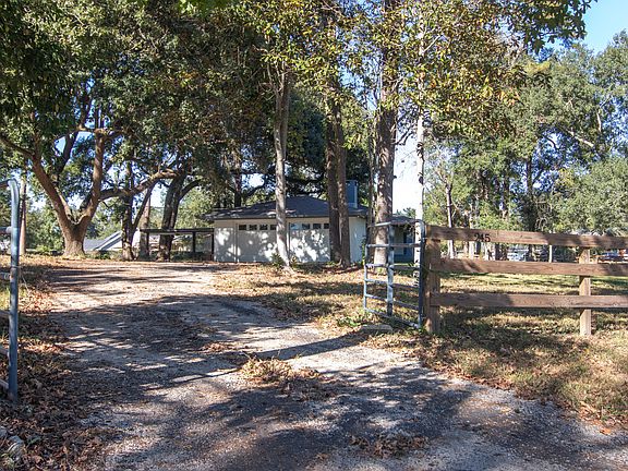 2nd image of 245 Bayou Dr