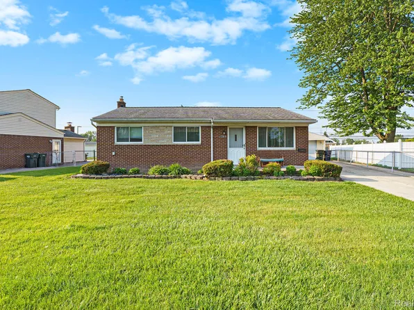 12818 Pomona Dr, Sterling Heights, MI 48312