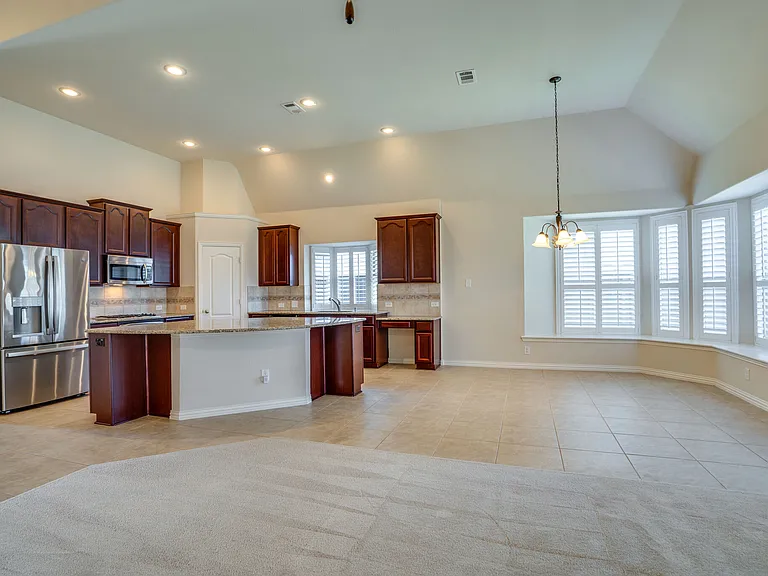 7747 Ivanhoe Dr — Photo 14
