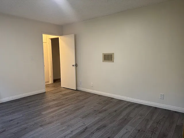 Raymond Manor — Photo 13