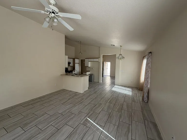 8563 W Mission Ln — Photo 11