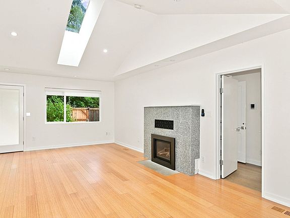 5th image of 3623 Woodlawn Ave N