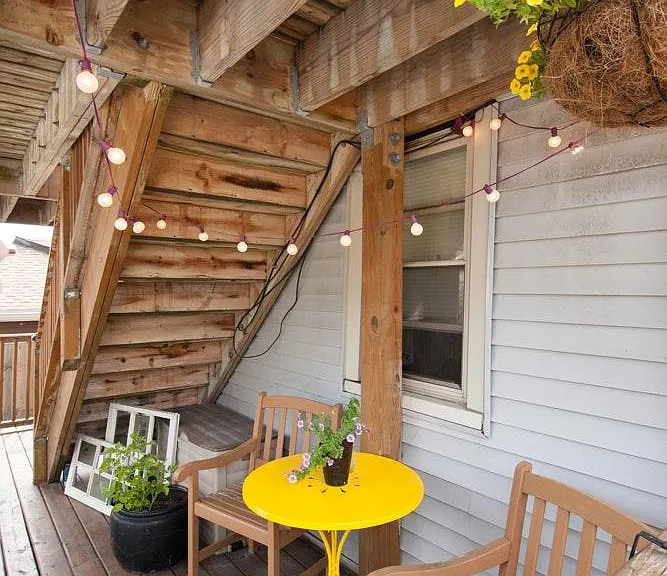 830 W 34th Pl #F1 — Photo 6