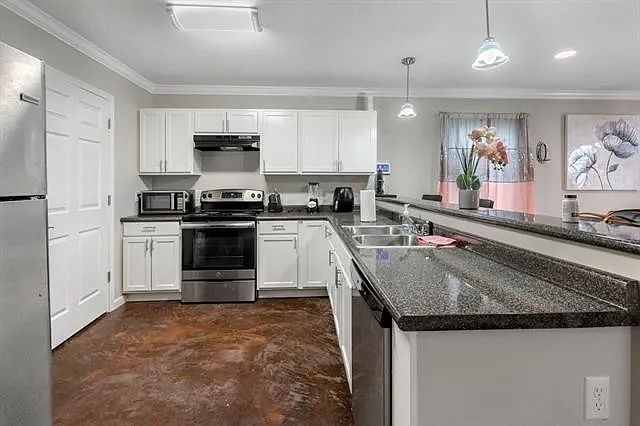 2nd image of 603 Lebato St #B