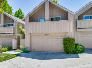 10137 Lamplighter Sq, Cupertino, CA