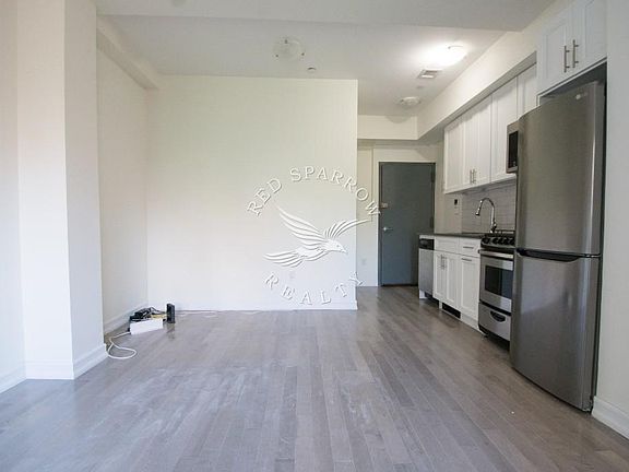 3rd image of 821 9th Ave APT 3C