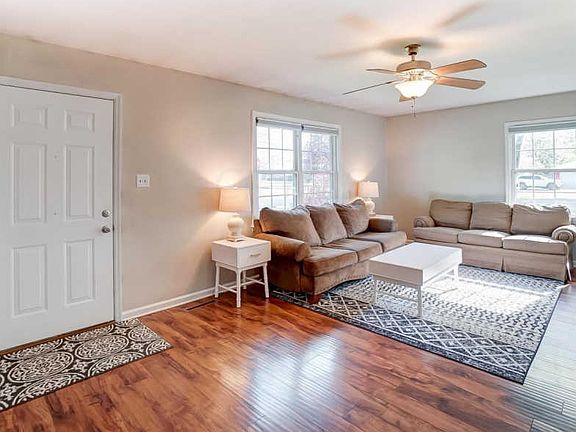 3rd image of 4645 Midlane Dr
