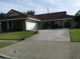 952 Cunningham Dr, Whittier, CA 90601