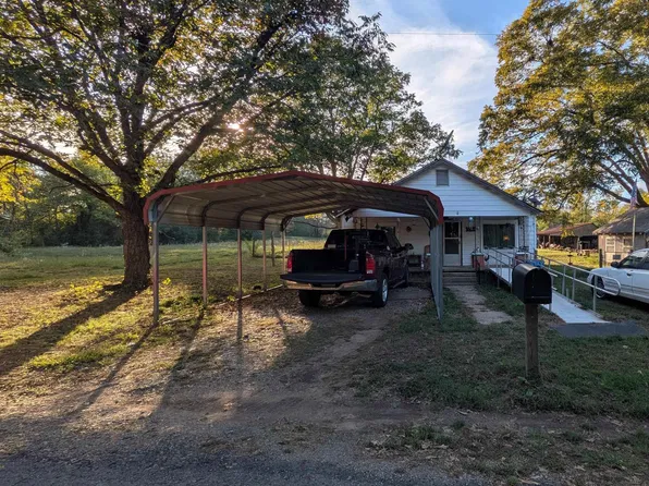 706 Bell St, Clarksville, AR 72830