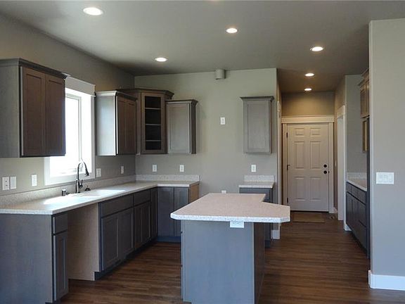 5th image of 4637 Silver Creek Trl
