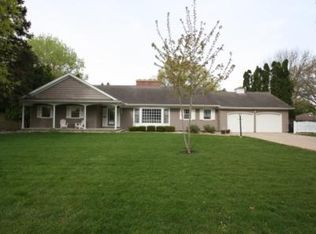136 Hillcrest Rd, Waterloo, IA 50701