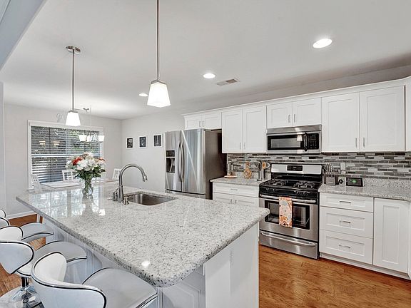5th image of 3420 Carahills Ln