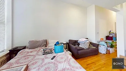 Rented by Bond New York