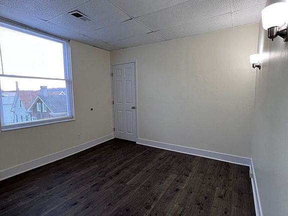 4th image of 336 1/2 E 12th Ave Floor 3