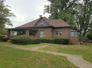 104 W Finley St, Oakwood, IL 61858