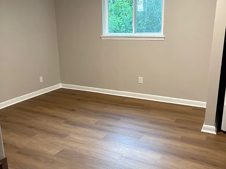 105 Ppoole St #201 — Photo 32