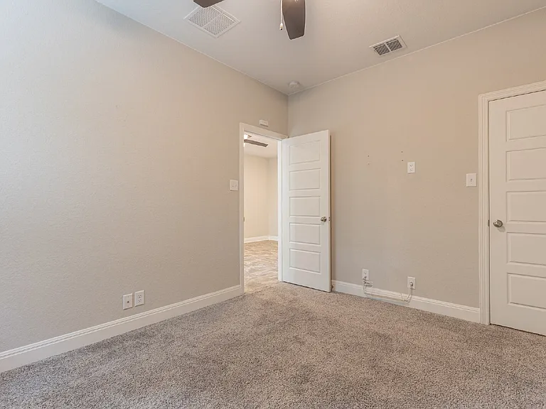 17410 Moscato — Photo 34