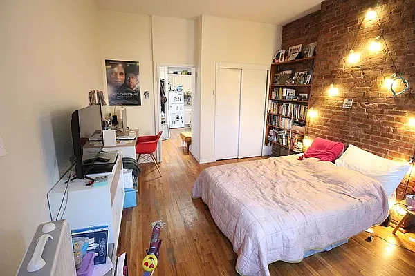 Rented by Luxor Homes & Investment Realty | media 12