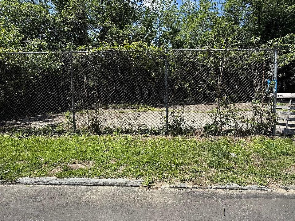 1st image of 1844 S Allison St