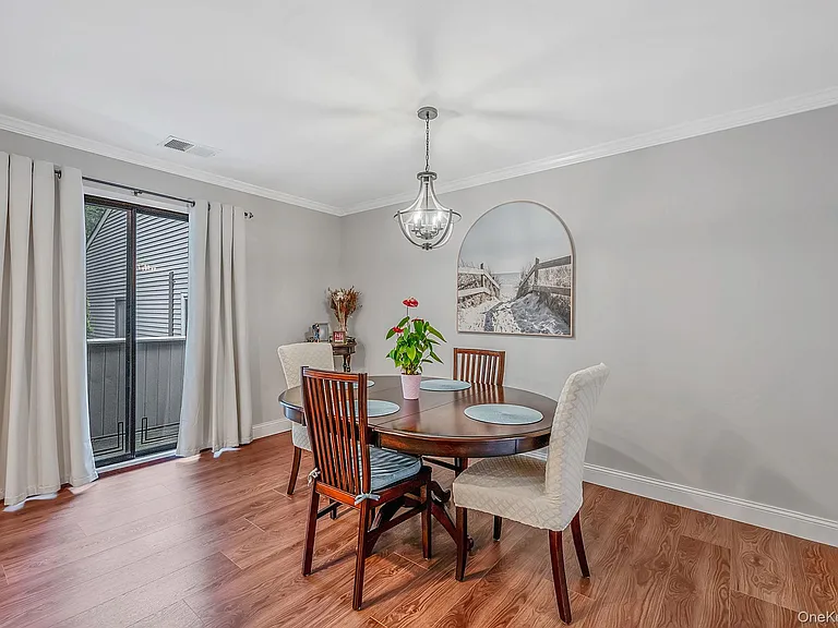 855 Skyline Dr — Photo 10